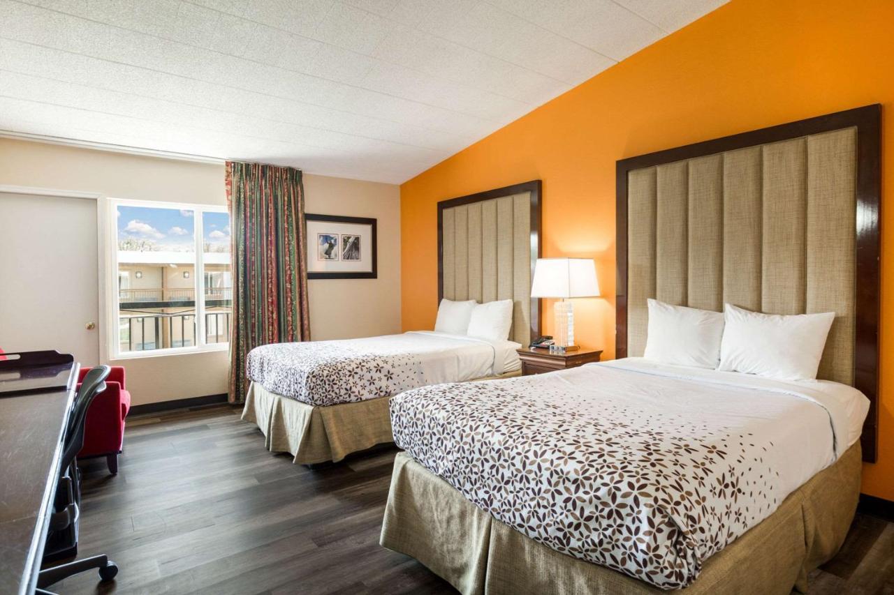 Fairmount Inn & Suites - Stroudsburg, Poconos Delaware Water Gap Luaran gambar